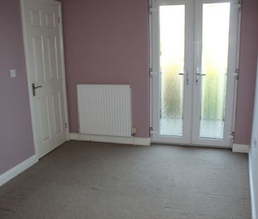 2 bed House - To Let - Photo 2
