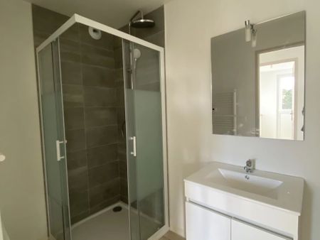 Location Appartement 3 pièces 67 m2 à Saint-Quentin - Photo 4