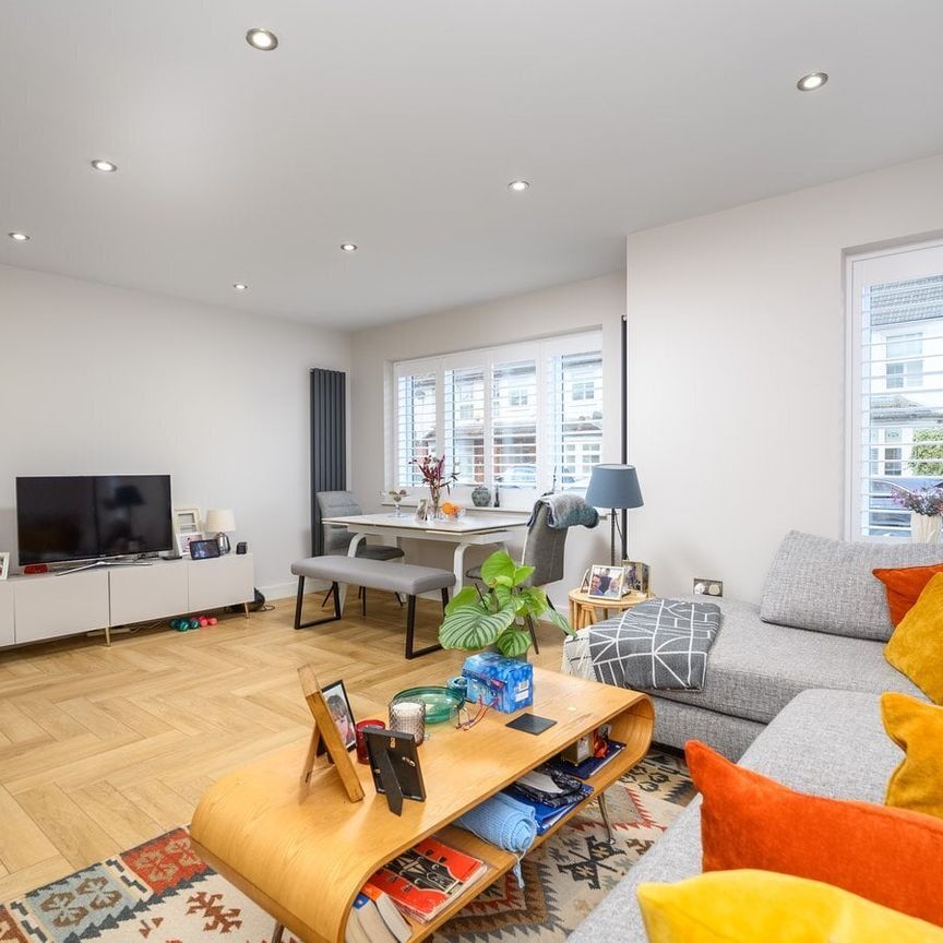 Annett Road, Walton-on-Thames, KT12 - Photo 1