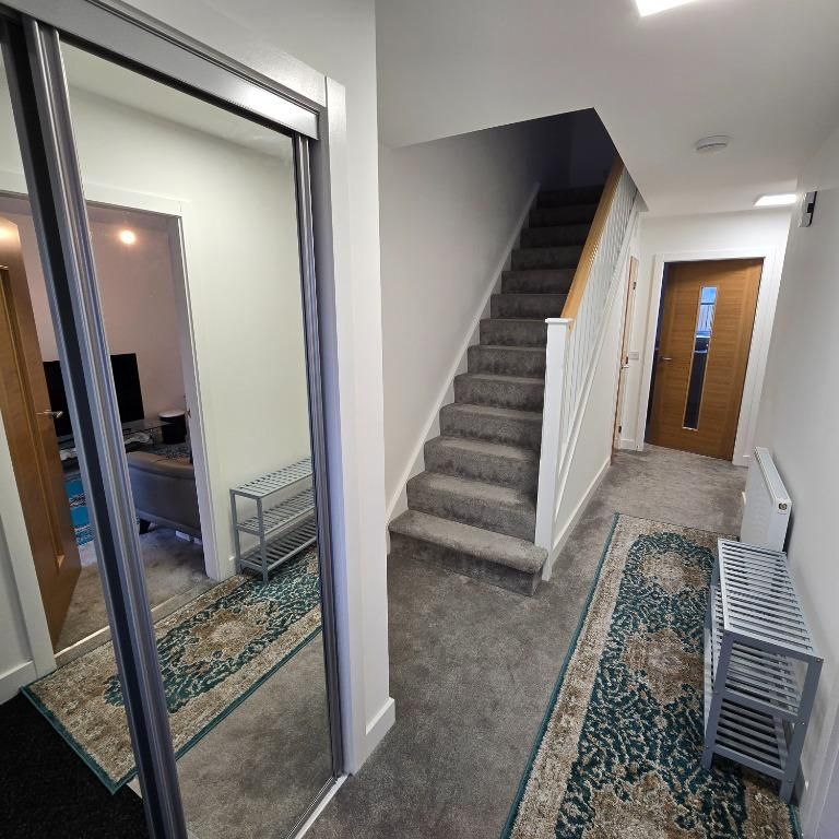 3 bedroom semi-detached house to rent - Photo 1
