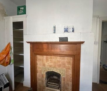 1 bedroom in a flat share to rent - Photo 6