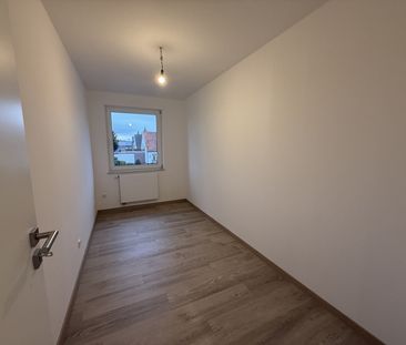 Moderne 3,5-Zimmer-Wohnung in zentraler Lage mit EBK! - Photo 3