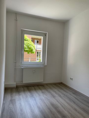 3-Zimmer-Erdgeschosswohnung mit Balkon - Photo 2