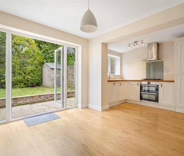 3 bedroom semi-detached house to rent - Photo 5