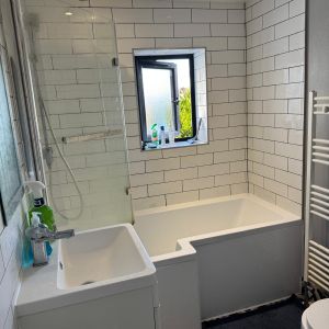 Double bedroom close to chigwel station- £700 pcm - Photo 2