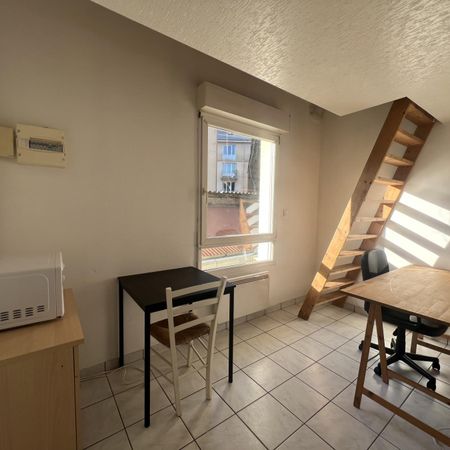 Location Appartement RENNES / Quartier CENTRE-VILLE - Photo 3