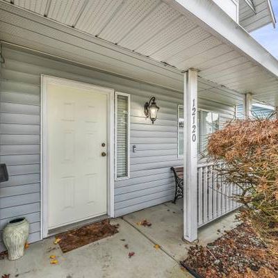 3 BR. 2 BATH. In Maple Ridge - Photo 1