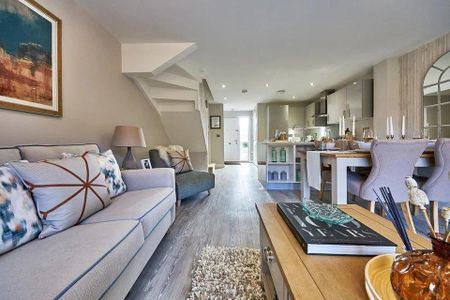 2 bedroom semi-detached house to rent - Photo 2