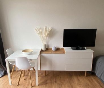 Renoviertes 1 Zimmer Design Apartment - sehr schön eingerichtet - Photo 2