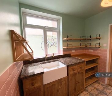 2 bedroom terraced house to rent - Photo 6