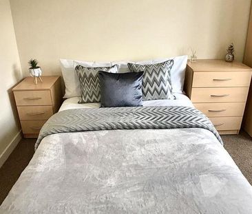 1 bedroom in a flat share to rent - Photo 1