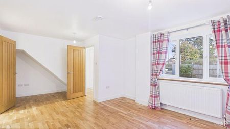 2 bedroom semi-detached house to rent - Photo 3