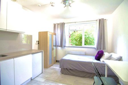 Studio to rent - Photo 3