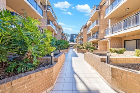 NEAT & TIDY 2 BEDROOM UNIT - Photo 4