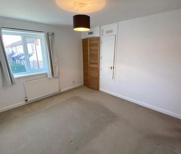 2 bedroom end of terrace house to rent - Photo 4
