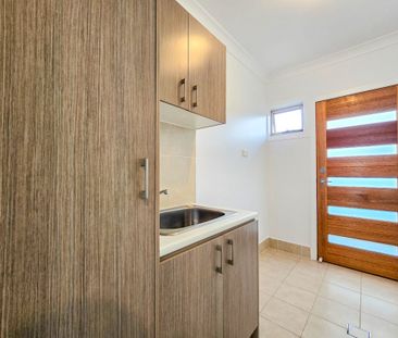 Spacious & Stylish Family Living in a Quiet Rosemeadow Cul-de-Sac - Photo 1