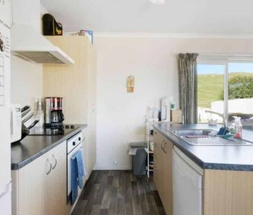 Spacious 4-Bedroom Home in Prime Welcome Bay L... - Photo 3