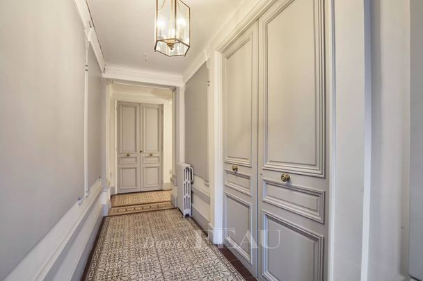 Location appartement, Paris 16ème (75016), 2 pièces, 50 m², ref 85351805 - Photo 1