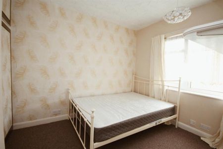 4 bedroom terraced house to rent - Photo 3