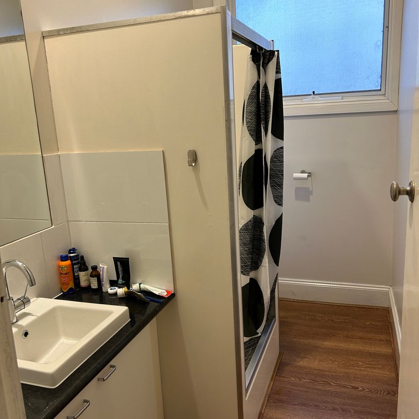 Hughesdale - Photo 1