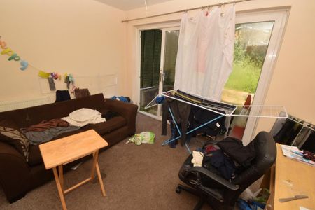 4 bedroom apartment to rent - Photo 5