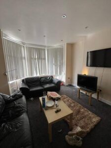 8 St Michael Villas, Leeds, LS6 3AF - Photo 4