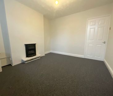 2 bedroom Mid Terraced House to let - Photo 6