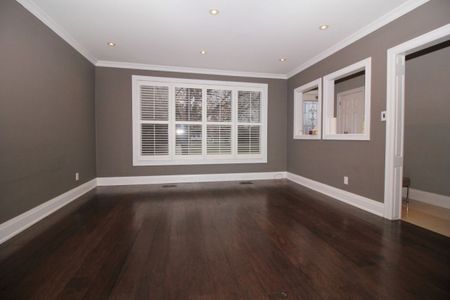 For Lease - 382 Walton Street, Oakville, Ontario - Photo 3