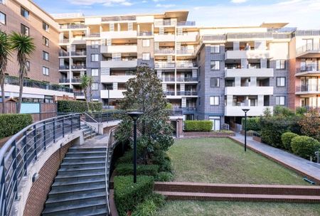 Super Sized One Bedroom Apartment - Photo 5