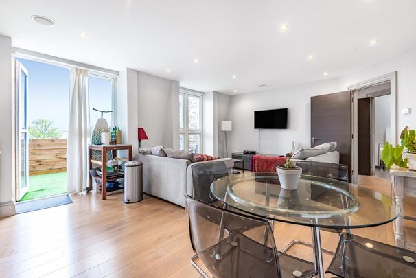 2 bedroom flat to rent - Photo 1