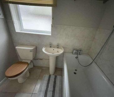 South Crescent Road, Filey, YO14 - Photo 5