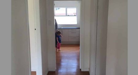 LARGE FAMILY HOME TO ENJOY THOSE SUMMER BBQ's - Photo 2