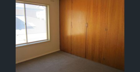 LOOK NO FURTHER! - Photo 5