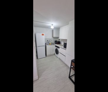 Studio Flat, Shirley Gardens, IG11 - Photo 2