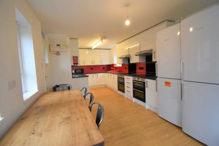 Price £4,200 pcm - Available 01/07/2025 - Furnished - Photo 5