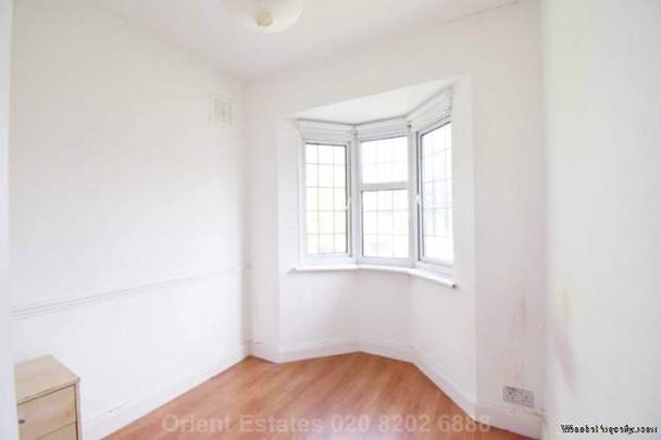 3 bedroom property to rent in London - Photo 1