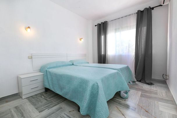 Ático de alquiler en Calahonda - Photo 1