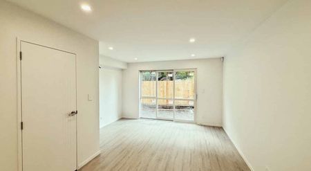 51 Anderson Avenue, Point England - Photo 2