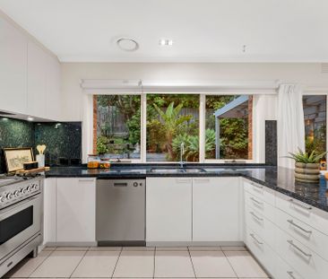 Peaceful Family Retreat in the Heart of Templestowe - Photo 6