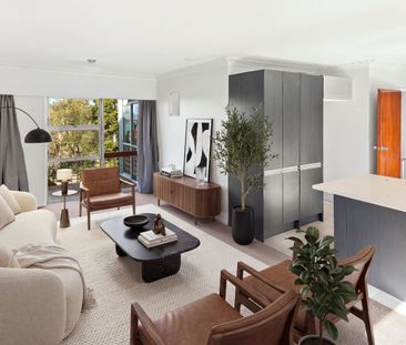 Four bedroom beauty! - Photo 1