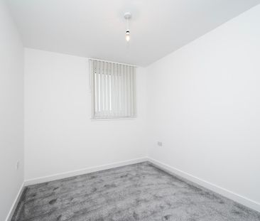 2 Bedroom, Unfurnished, Second Floor Apartment with Secure Car Parking - Photo 3