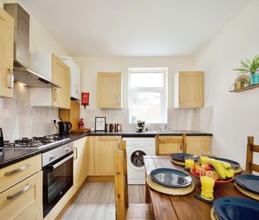 4 Bed Semi-Detached House, London, N15 - Photo 4
