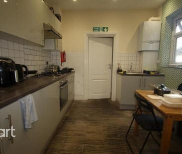 1 bedroom in a house share to rent - Photo 2