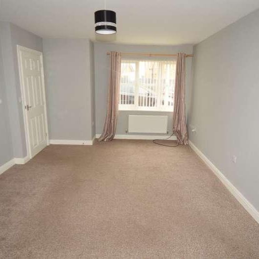 St James Gardens, Barrow-in-furness, Cumbria, LA14 - Photo 1