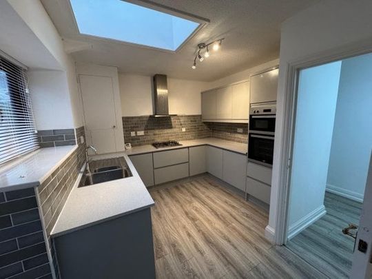 Downleaze, The Downs - Photo 1