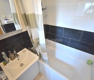 4 bedroom detached house to rent - Photo 4