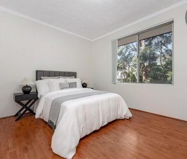 Spacious & Modern Apartment in Prime Kogarah Location - Photo 6