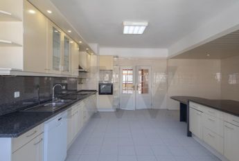 Apartamento T4 em Lisboa