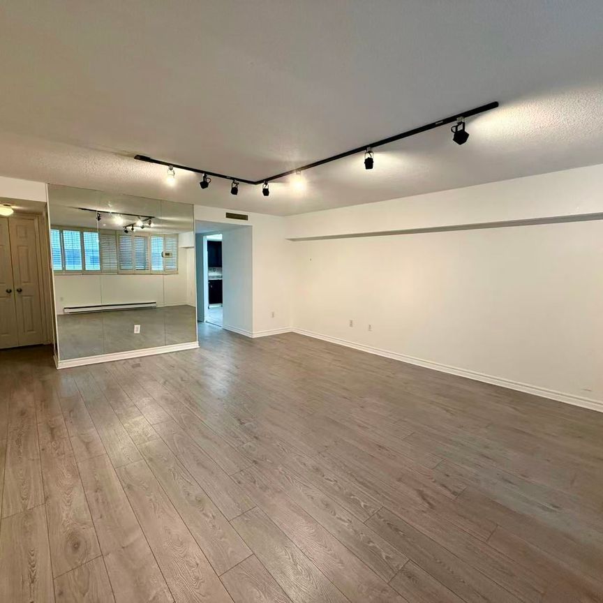 For Lease - 360 Bloor Street Unit# 411, Toronto, Ontario - Photo 1