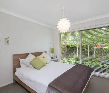 Charming Home with Private Garden Retreat - Photo 1